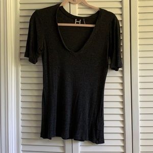 3/$15 Super soft H by Bordeaux v-neck T-shirt